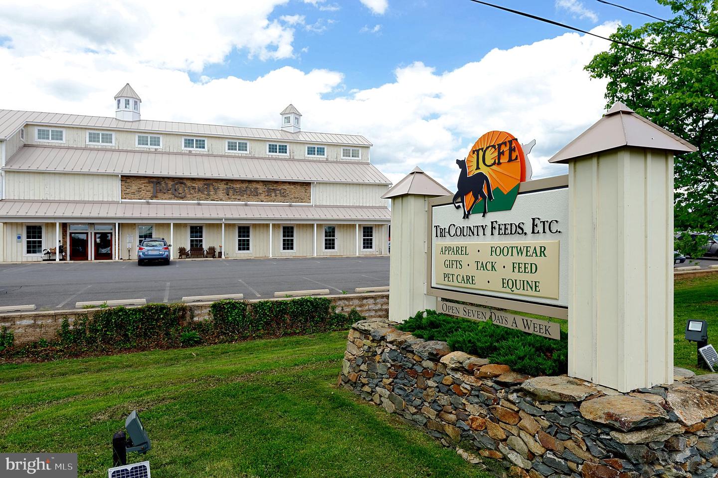 4530 APPLEDALE CT, MARSHALL, Virginia 20115, 3 Bedrooms Bedrooms, ,1 BathroomBathrooms,Residential,For sale,4530 APPLEDALE CT,VAFQ2020444 MLS # VAFQ2020444 4530 APPLEDALE CT, MARSHALL, Virginia 20115, 3 Bedrooms Bedrooms, ,1 BathroomBathrooms,Residential,For sale,4530 APPLEDALE CT,VAFQ2020444 MLS # VAFQ2020444