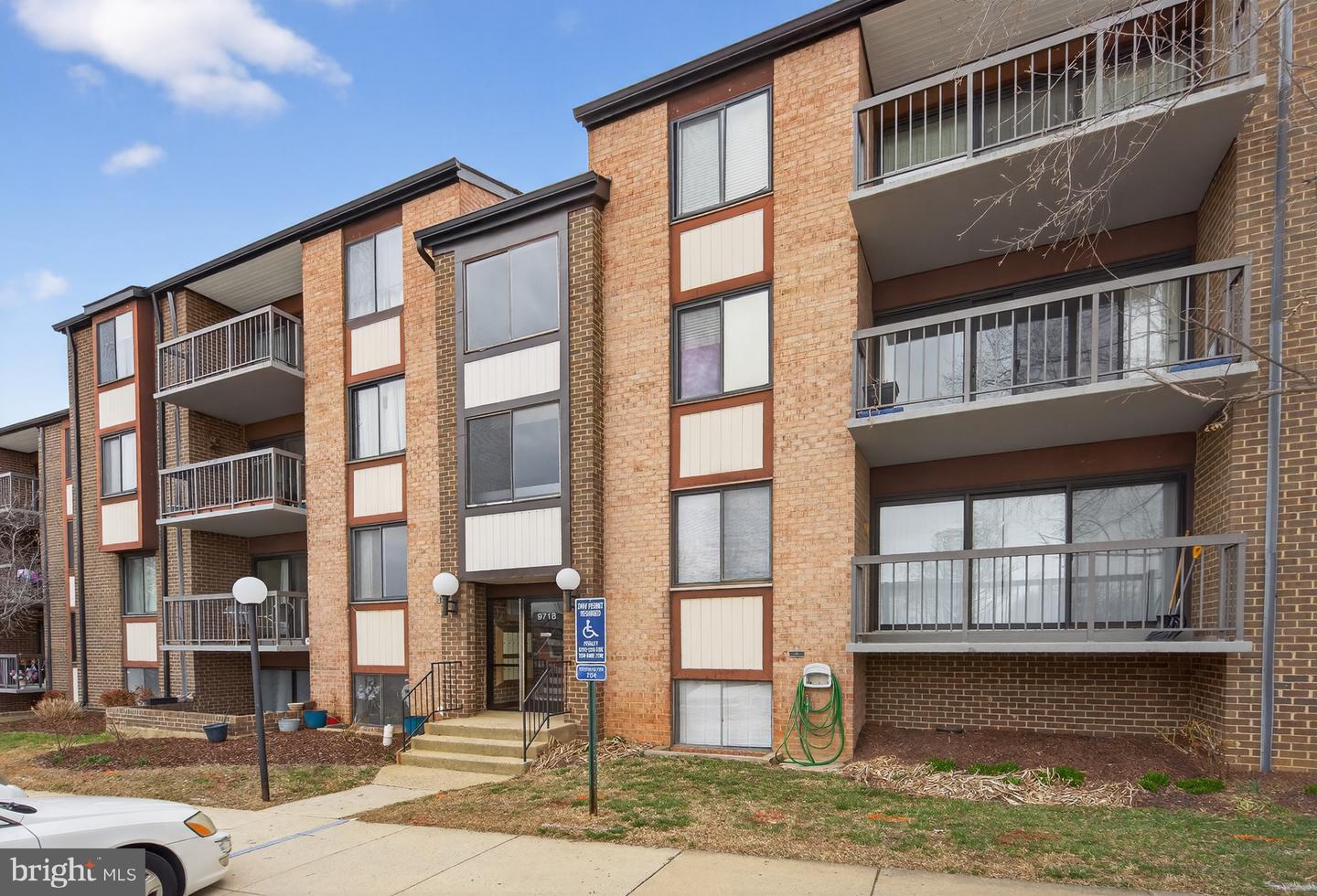 9718 KINGSBRIDGE DR #103, FAIRFAX, Virginia 22031, 2 Bedrooms Bedrooms, ,1 BathroomBathrooms,Residential,For sale,9718 KINGSBRIDGE DR #103,VAFX2291924 MLS # VAFX2291924