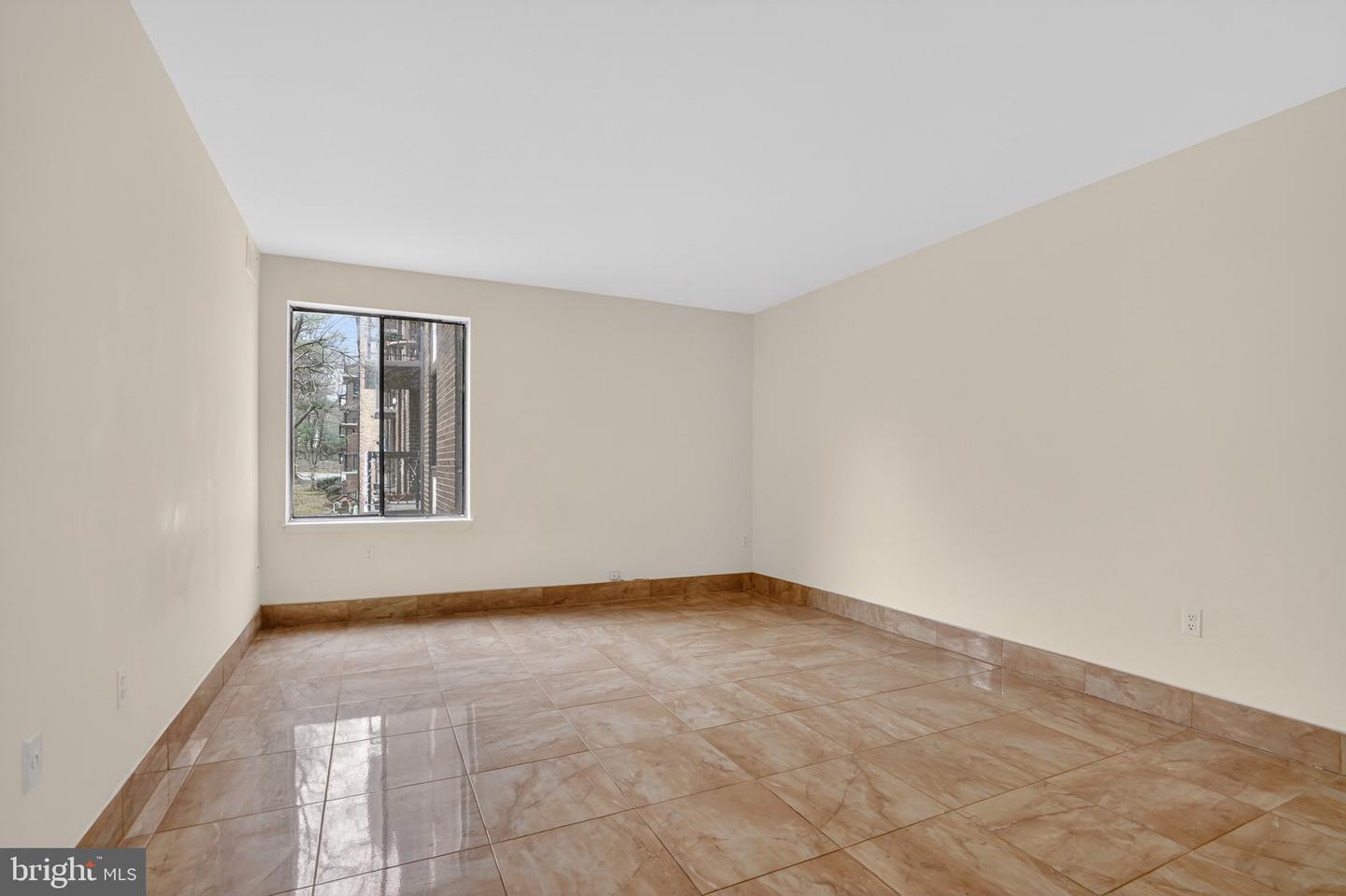 9718 KINGSBRIDGE DR #103, FAIRFAX, Virginia 22031, 2 Bedrooms Bedrooms, ,1 BathroomBathrooms,Residential,For sale,9718 KINGSBRIDGE DR #103,VAFX2291924 MLS # VAFX2291924