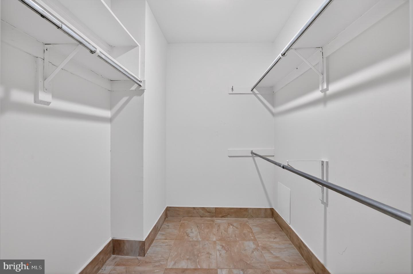 9718 KINGSBRIDGE DR #103, FAIRFAX, Virginia 22031, 2 Bedrooms Bedrooms, ,1 BathroomBathrooms,Residential,For sale,9718 KINGSBRIDGE DR #103,VAFX2291924 MLS # VAFX2291924