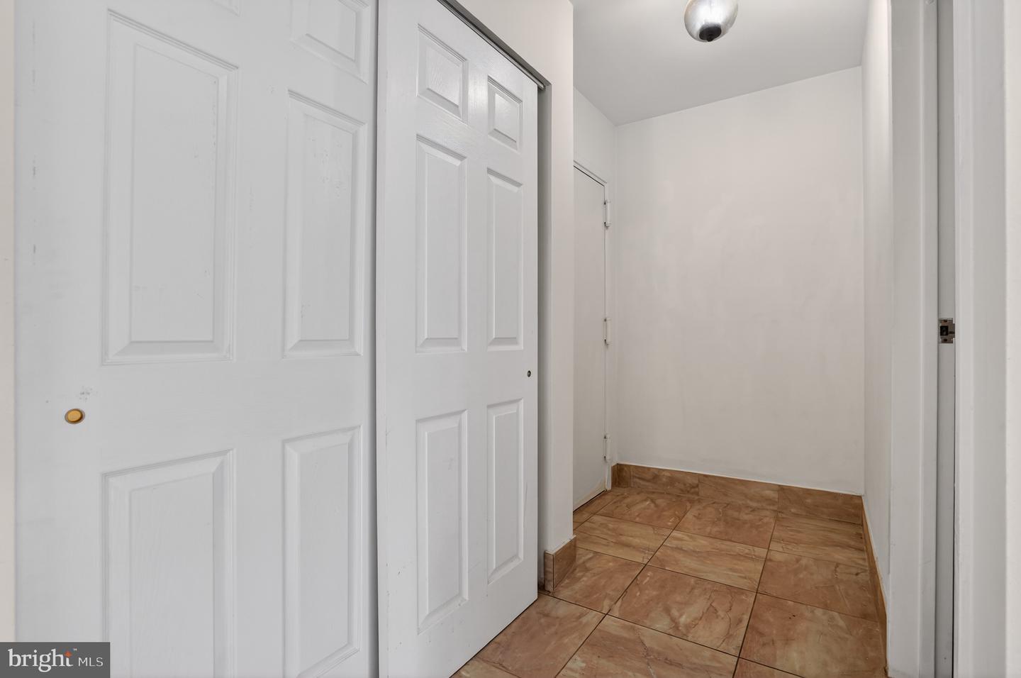 9718 KINGSBRIDGE DR #103, FAIRFAX, Virginia 22031, 2 Bedrooms Bedrooms, ,1 BathroomBathrooms,Residential,For sale,9718 KINGSBRIDGE DR #103,VAFX2291924 MLS # VAFX2291924