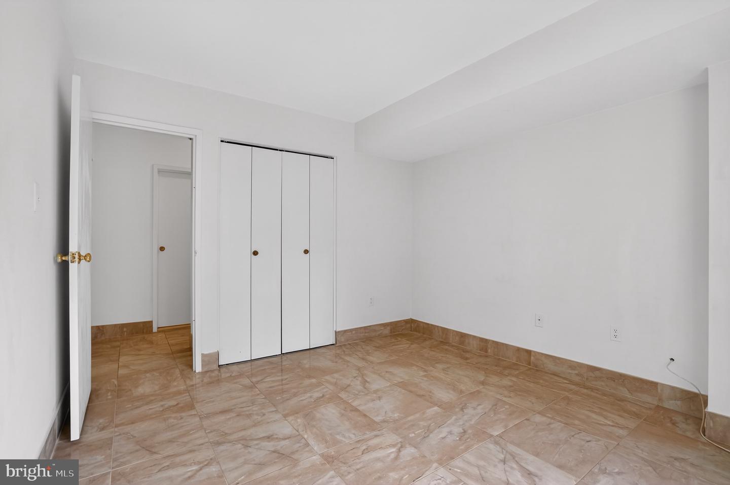 9718 KINGSBRIDGE DR #103, FAIRFAX, Virginia 22031, 2 Bedrooms Bedrooms, ,1 BathroomBathrooms,Residential,For sale,9718 KINGSBRIDGE DR #103,VAFX2291924 MLS # VAFX2291924