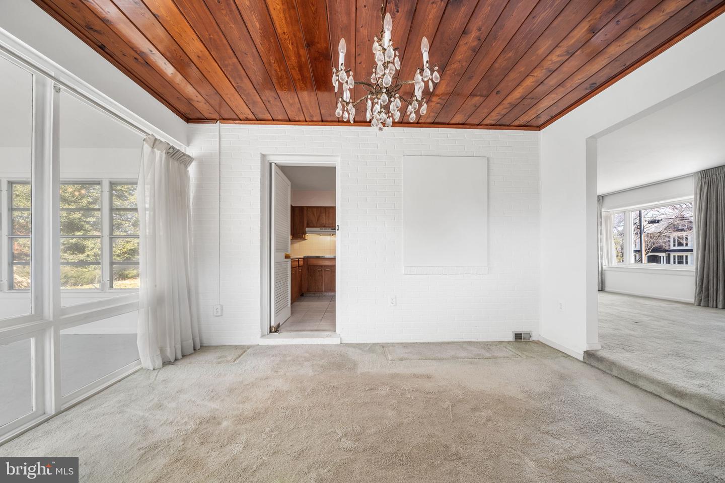 1806 LANSING CT, MCLEAN, Virginia 22101, 3 Bedrooms Bedrooms, ,2 BathroomsBathrooms,Residential,For sale,1806 LANSING CT,VAFX2292322 MLS # VAFX2292322