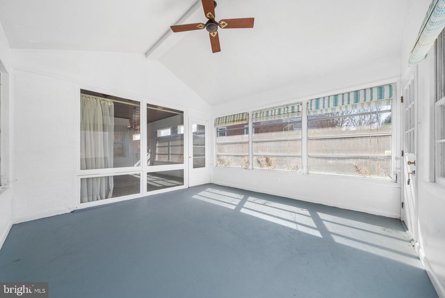 1806 LANSING CT, MCLEAN, Virginia 22101, 3 Bedrooms Bedrooms, ,2 BathroomsBathrooms,Residential,For sale,1806 LANSING CT,VAFX2292322 MLS # VAFX2292322