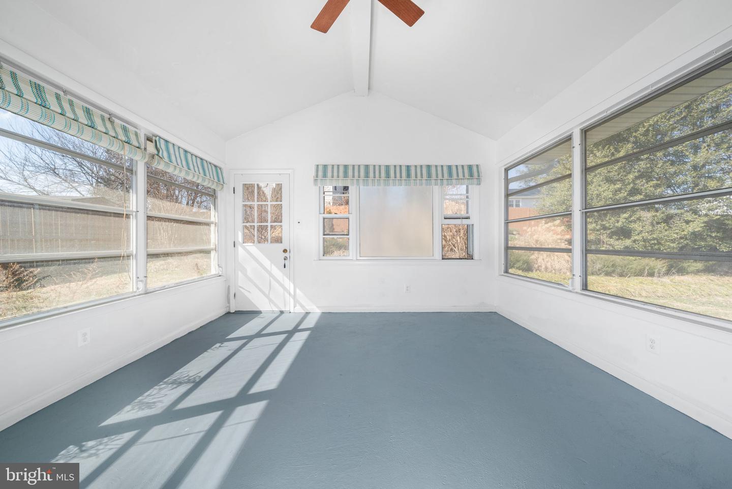 1806 LANSING CT, MCLEAN, Virginia 22101, 3 Bedrooms Bedrooms, ,2 BathroomsBathrooms,Residential,For sale,1806 LANSING CT,VAFX2292322 MLS # VAFX2292322