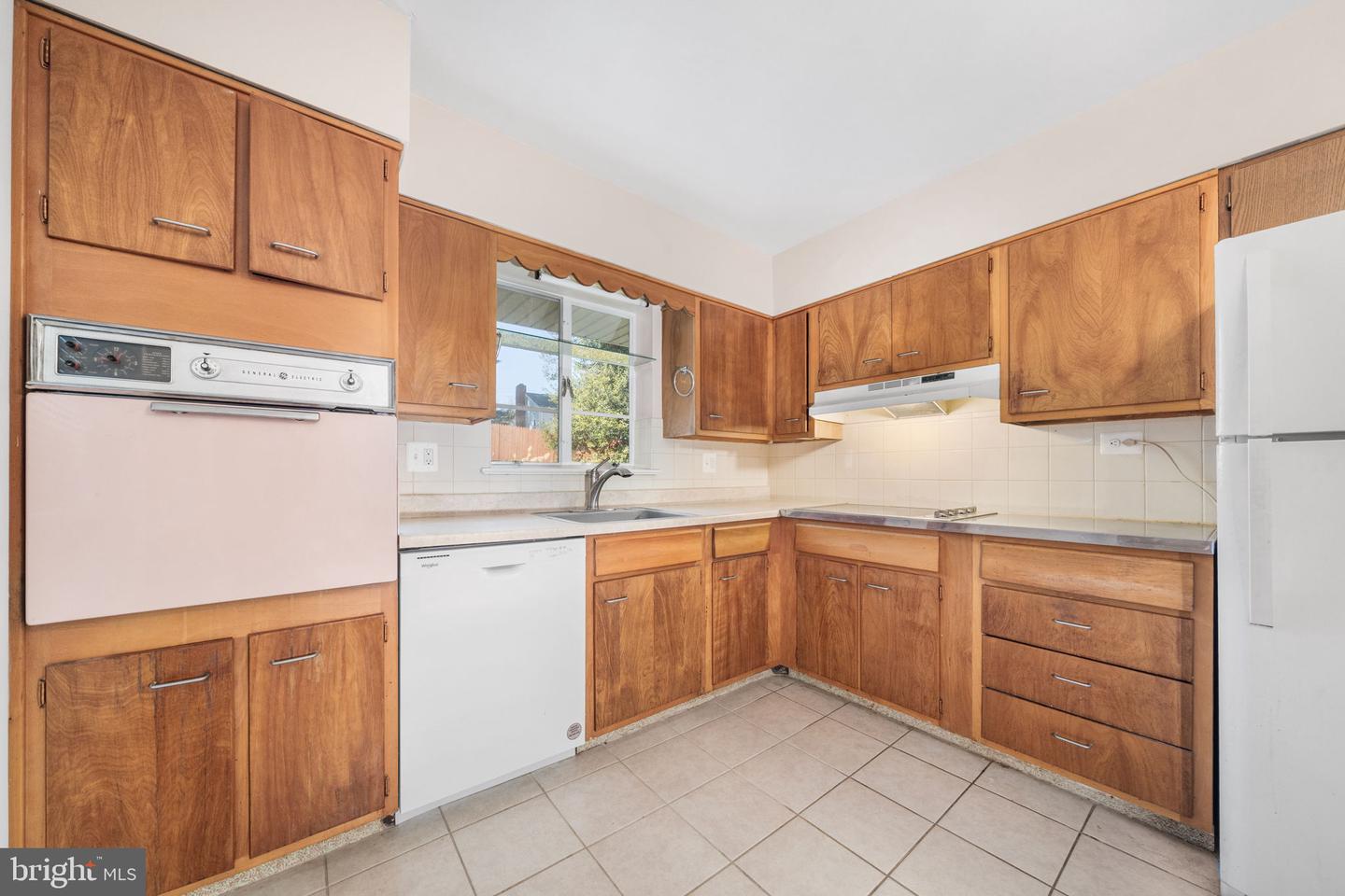 1806 LANSING CT, MCLEAN, Virginia 22101, 3 Bedrooms Bedrooms, ,2 BathroomsBathrooms,Residential,For sale,1806 LANSING CT,VAFX2292322 MLS # VAFX2292322