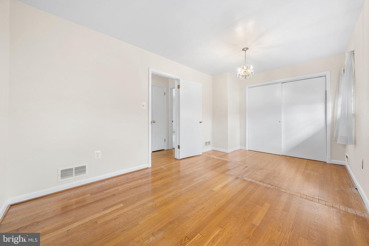 1806 LANSING CT, MCLEAN, Virginia 22101, 3 Bedrooms Bedrooms, ,2 BathroomsBathrooms,Residential,For sale,1806 LANSING CT,VAFX2292322 MLS # VAFX2292322