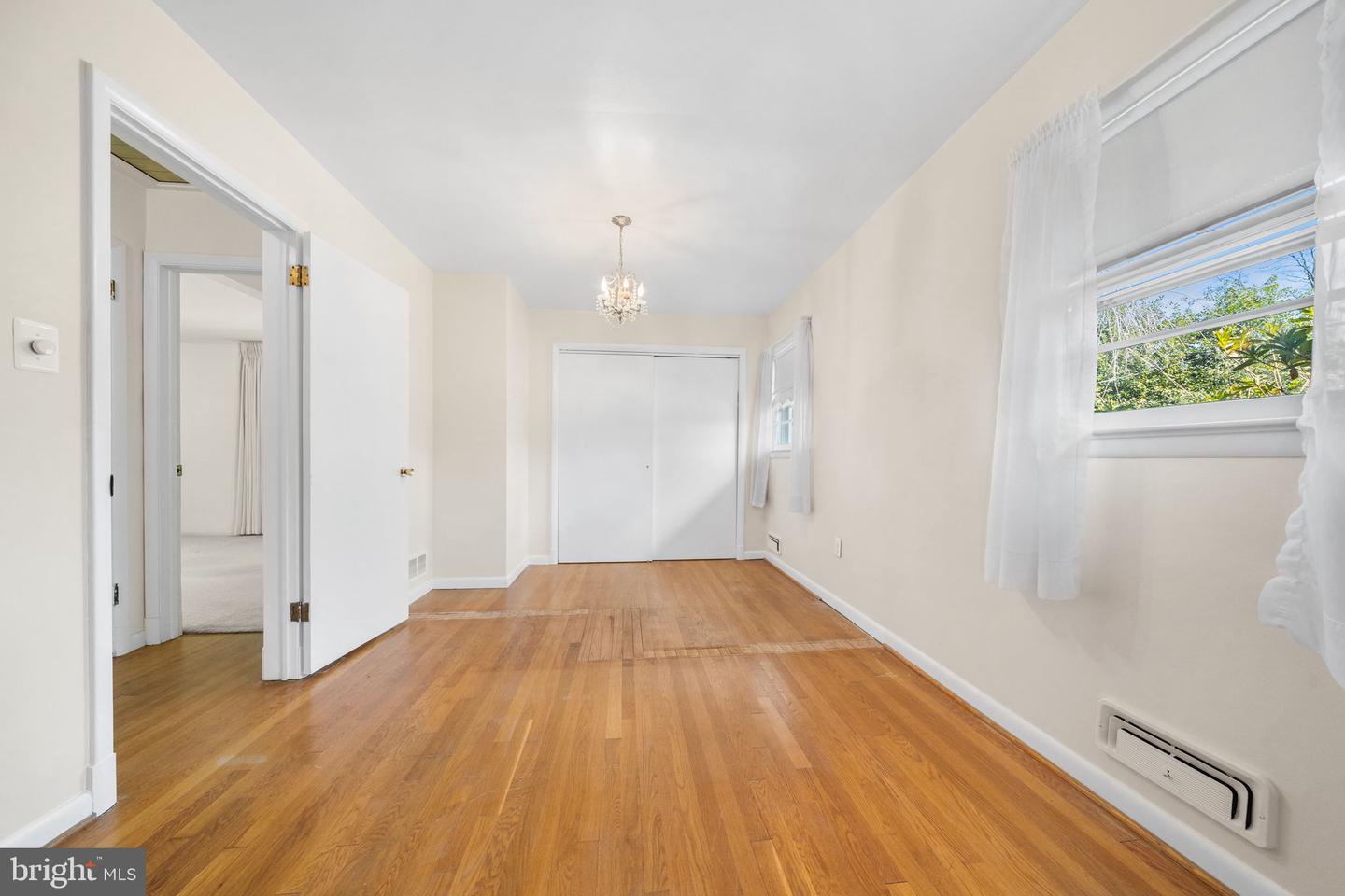 1806 LANSING CT, MCLEAN, Virginia 22101, 3 Bedrooms Bedrooms, ,2 BathroomsBathrooms,Residential,For sale,1806 LANSING CT,VAFX2292322 MLS # VAFX2292322