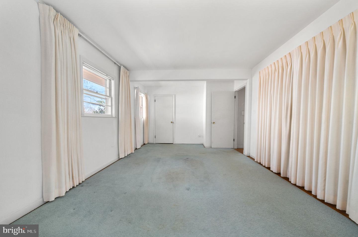 1806 LANSING CT, MCLEAN, Virginia 22101, 3 Bedrooms Bedrooms, ,2 BathroomsBathrooms,Residential,For sale,1806 LANSING CT,VAFX2292322 MLS # VAFX2292322