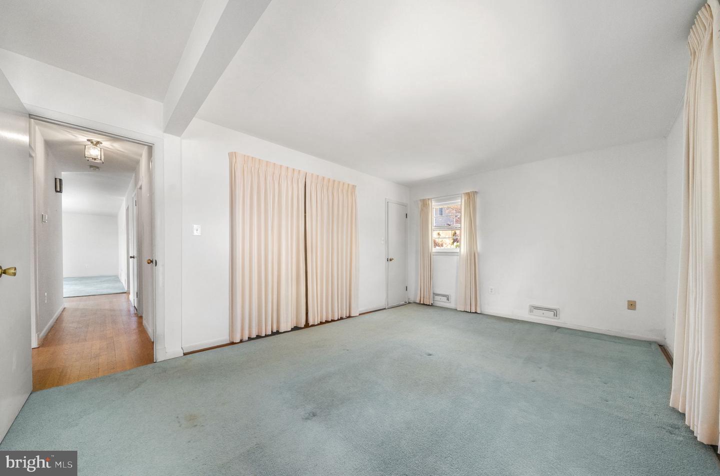 1806 LANSING CT, MCLEAN, Virginia 22101, 3 Bedrooms Bedrooms, ,2 BathroomsBathrooms,Residential,For sale,1806 LANSING CT,VAFX2292322 MLS # VAFX2292322