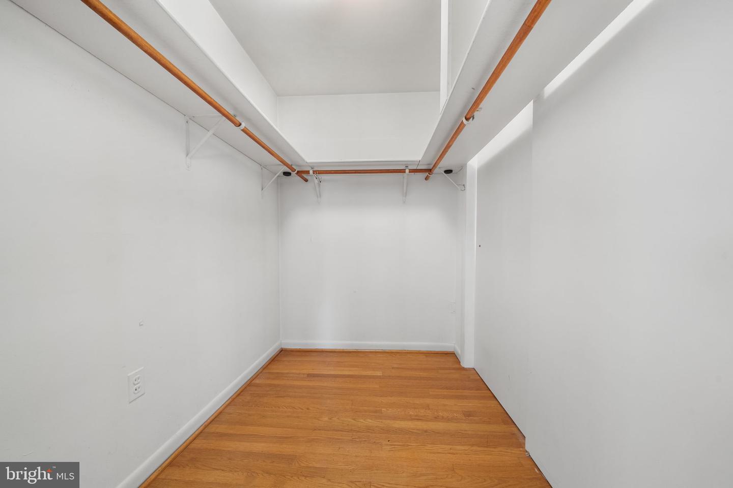 1806 LANSING CT, MCLEAN, Virginia 22101, 3 Bedrooms Bedrooms, ,2 BathroomsBathrooms,Residential,For sale,1806 LANSING CT,VAFX2292322 MLS # VAFX2292322