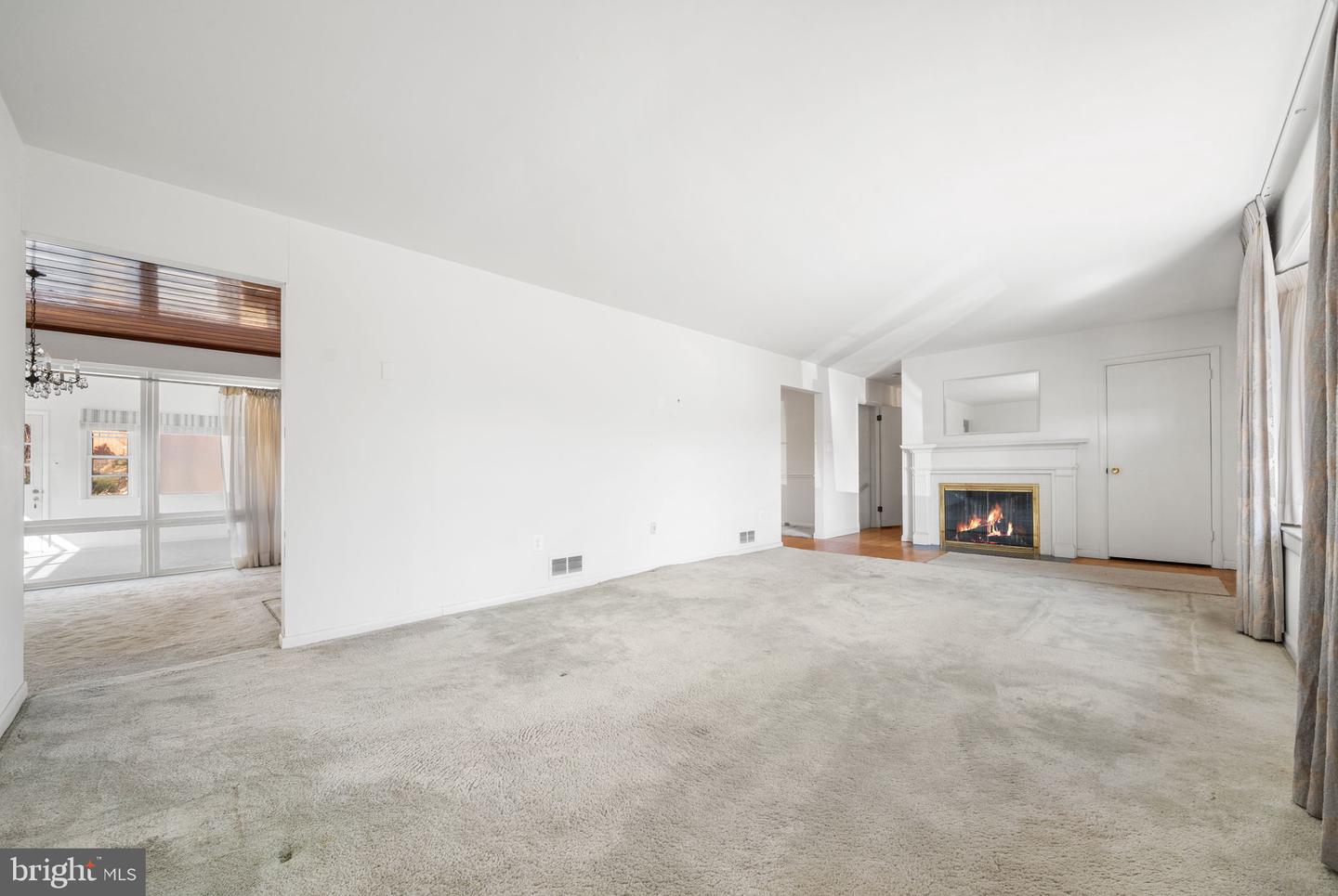 1806 LANSING CT, MCLEAN, Virginia 22101, 3 Bedrooms Bedrooms, ,2 BathroomsBathrooms,Residential,For sale,1806 LANSING CT,VAFX2292322 MLS # VAFX2292322