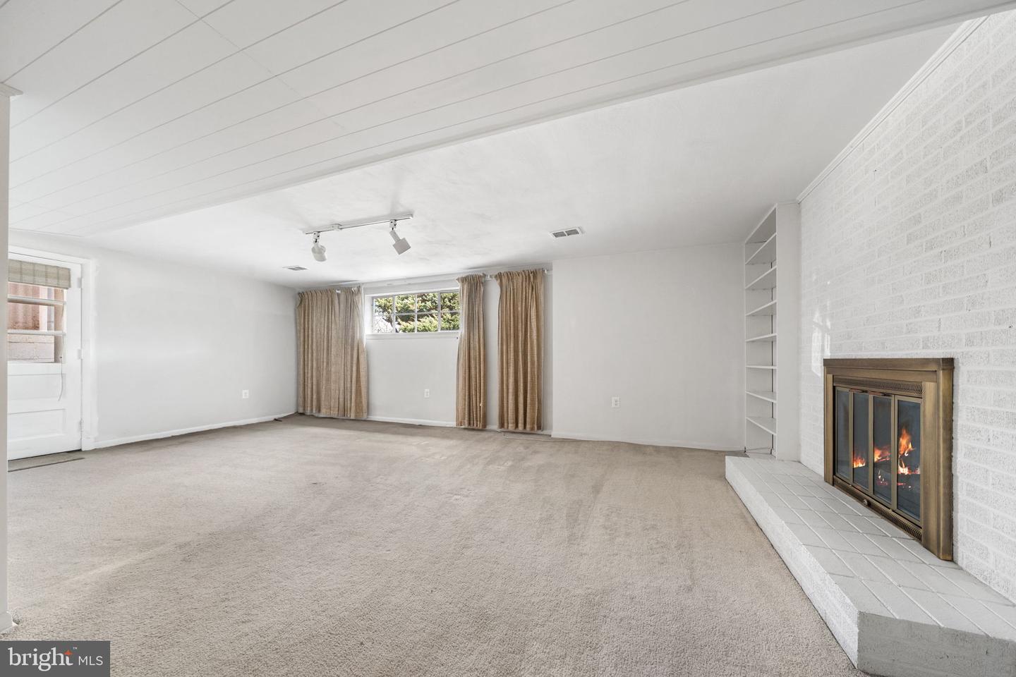 1806 LANSING CT, MCLEAN, Virginia 22101, 3 Bedrooms Bedrooms, ,2 BathroomsBathrooms,Residential,For sale,1806 LANSING CT,VAFX2292322 MLS # VAFX2292322