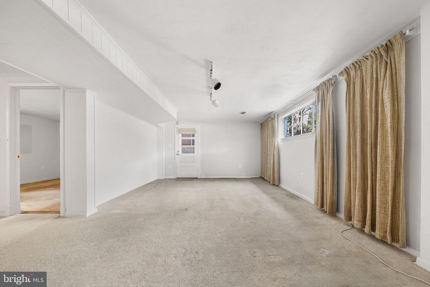 1806 LANSING CT, MCLEAN, Virginia 22101, 3 Bedrooms Bedrooms, ,2 BathroomsBathrooms,Residential,For sale,1806 LANSING CT,VAFX2292322 MLS # VAFX2292322