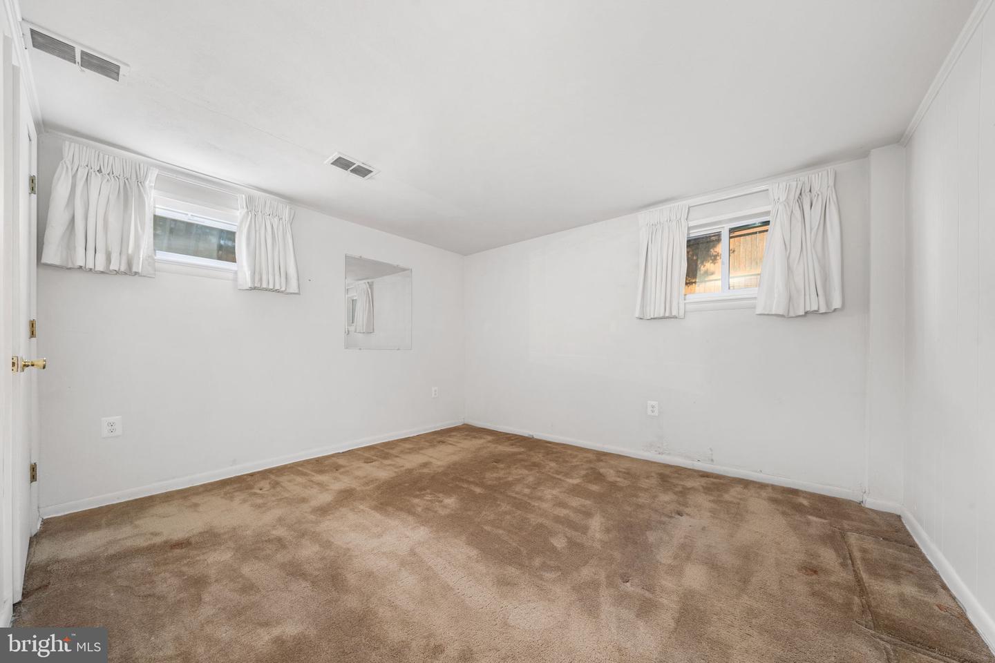 1806 LANSING CT, MCLEAN, Virginia 22101, 3 Bedrooms Bedrooms, ,2 BathroomsBathrooms,Residential,For sale,1806 LANSING CT,VAFX2292322 MLS # VAFX2292322