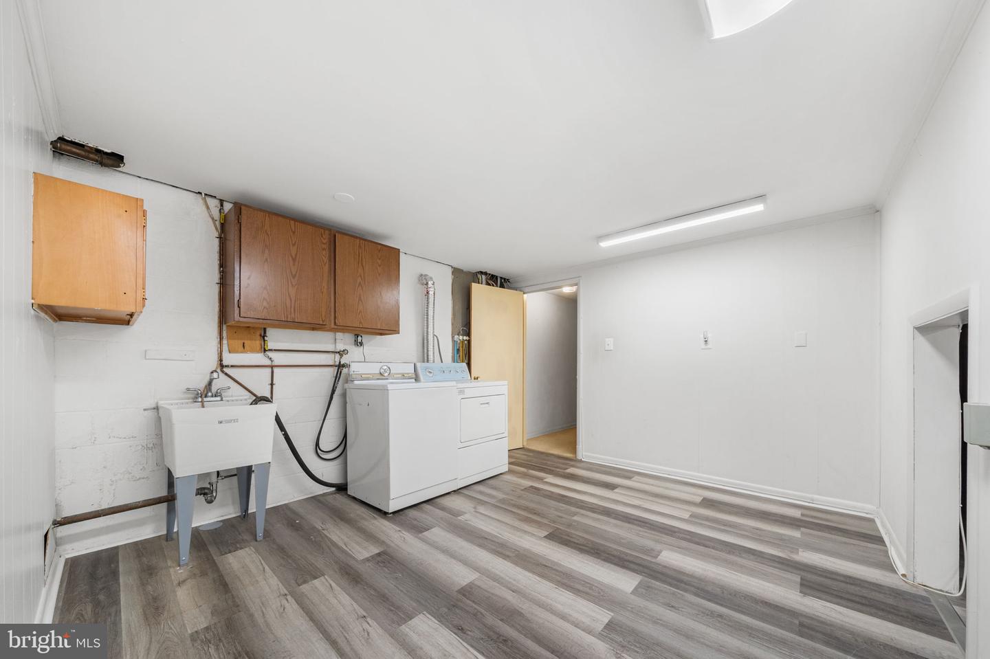 1806 LANSING CT, MCLEAN, Virginia 22101, 3 Bedrooms Bedrooms, ,2 BathroomsBathrooms,Residential,For sale,1806 LANSING CT,VAFX2292322 MLS # VAFX2292322