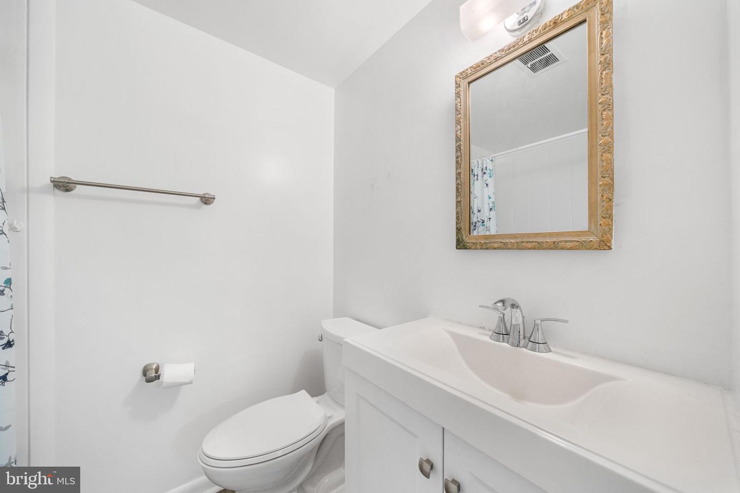 1806 LANSING CT, MCLEAN, Virginia 22101, 3 Bedrooms Bedrooms, ,2 BathroomsBathrooms,Residential,For sale,1806 LANSING CT,VAFX2292322 MLS # VAFX2292322