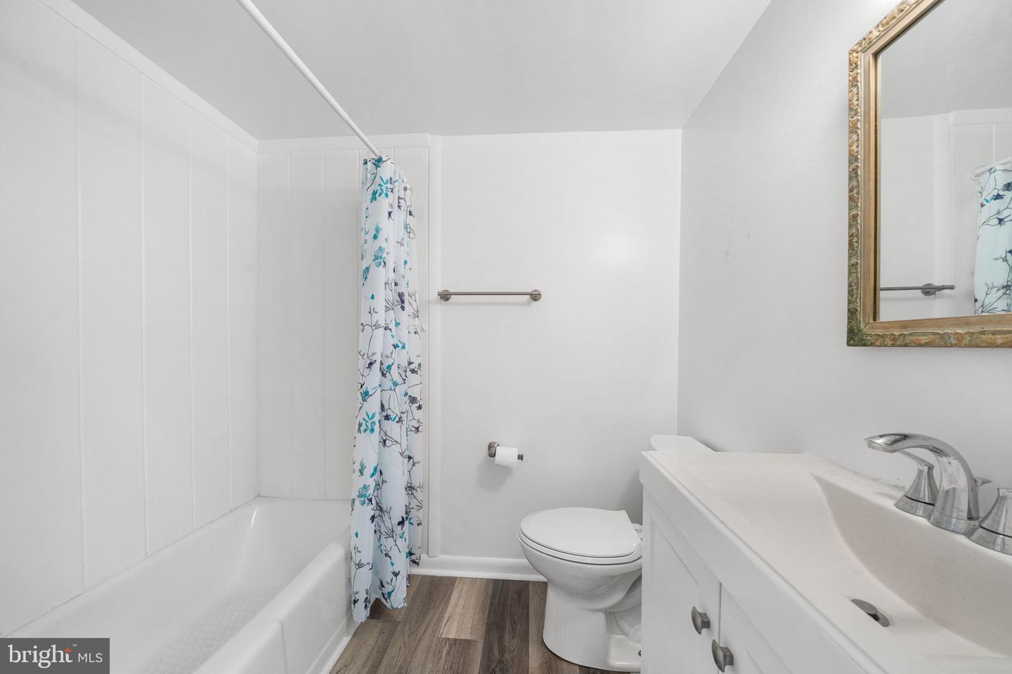 1806 LANSING CT, MCLEAN, Virginia 22101, 3 Bedrooms Bedrooms, ,2 BathroomsBathrooms,Residential,For sale,1806 LANSING CT,VAFX2292322 MLS # VAFX2292322