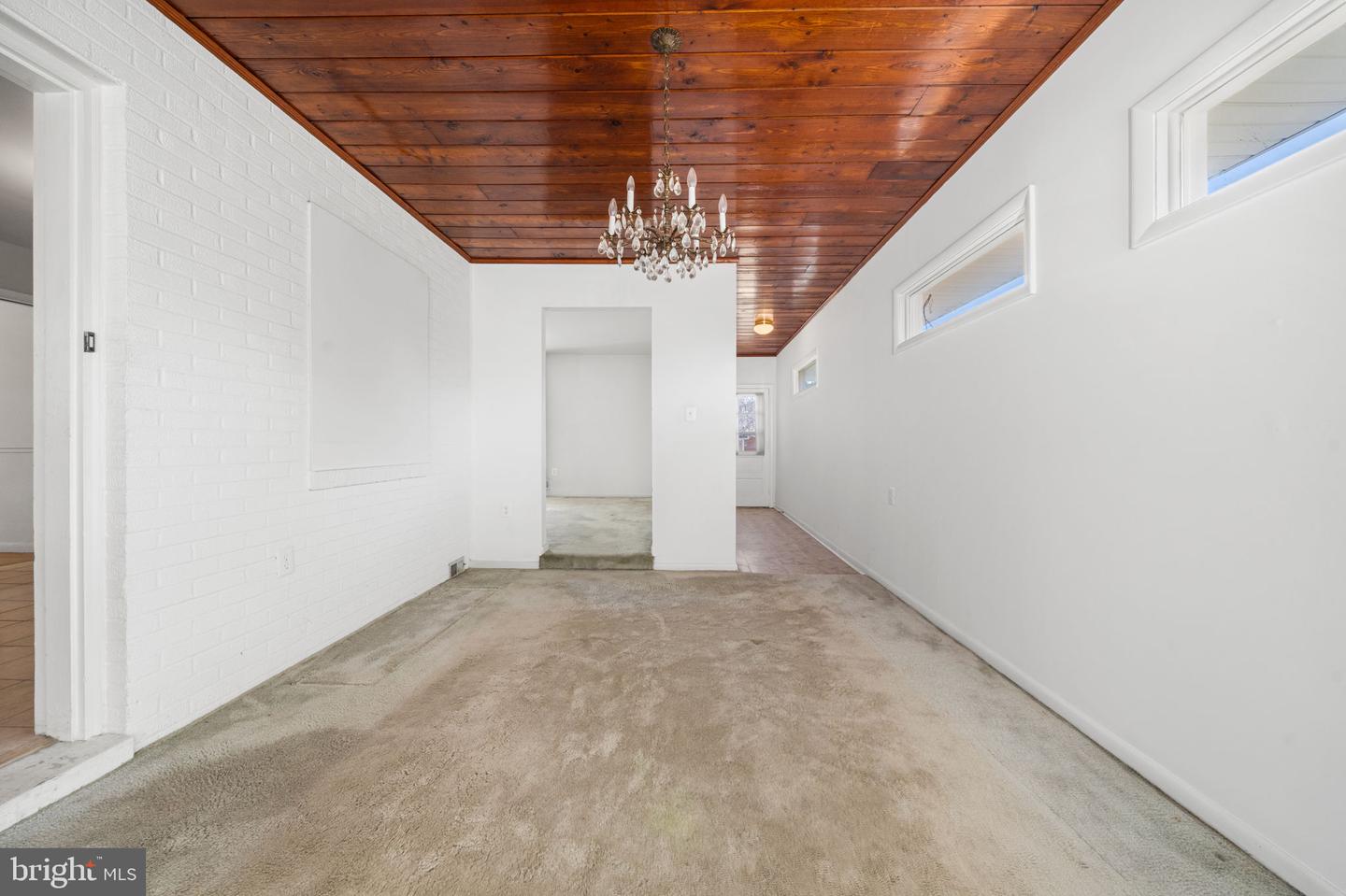 1806 LANSING CT, MCLEAN, Virginia 22101, 3 Bedrooms Bedrooms, ,2 BathroomsBathrooms,Residential,For sale,1806 LANSING CT,VAFX2292322 MLS # VAFX2292322