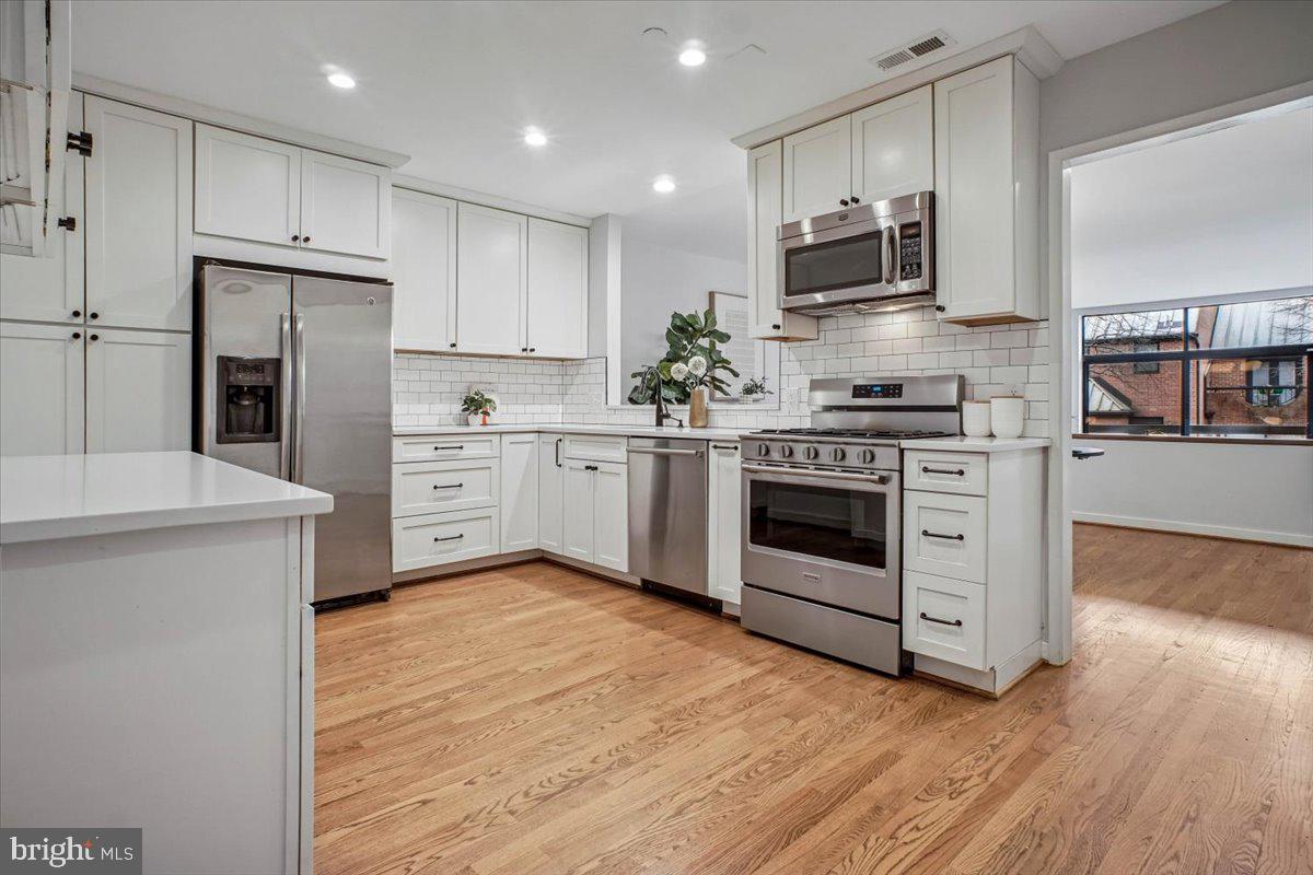 1682 OAK ST NW #19, WASHINGTON, District Of Columbia 20010, 3 Bedrooms Bedrooms, ,2 BathroomsBathrooms,Residential,For sale,1682 OAK ST NW #19,DCDC2248004 MLS # DCDC2248004 1682 OAK ST NW #19, WASHINGTON, District Of Columbia 20010, 3 Bedrooms Bedrooms, ,2 BathroomsBathrooms,Residential,For sale,1682 OAK ST NW #19,DCDC2248004 MLS # DCDC2248004