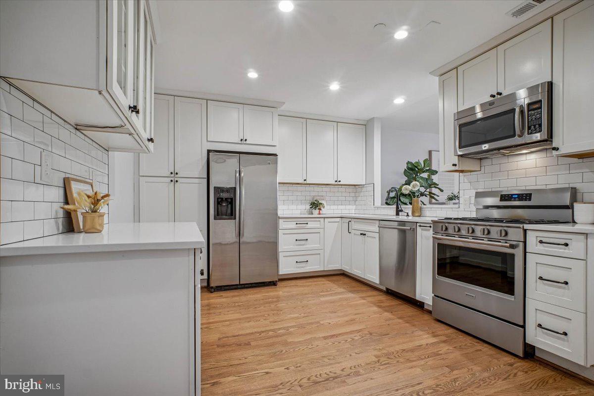 1682 OAK ST NW #19, WASHINGTON, District Of Columbia 20010, 3 Bedrooms Bedrooms, ,2 BathroomsBathrooms,Residential,For sale,1682 OAK ST NW #19,DCDC2248004 MLS # DCDC2248004 1682 OAK ST NW #19, WASHINGTON, District Of Columbia 20010, 3 Bedrooms Bedrooms, ,2 BathroomsBathrooms,Residential,For sale,1682 OAK ST NW #19,DCDC2248004 MLS # DCDC2248004