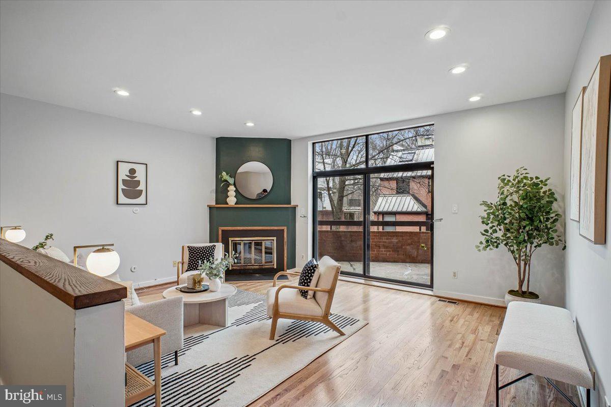 1682 OAK ST NW #19, WASHINGTON, District Of Columbia 20010, 3 Bedrooms Bedrooms, ,2 BathroomsBathrooms,Residential,For sale,1682 OAK ST NW #19,DCDC2248004 MLS # DCDC2248004 1682 OAK ST NW #19, WASHINGTON, District Of Columbia 20010, 3 Bedrooms Bedrooms, ,2 BathroomsBathrooms,Residential,For sale,1682 OAK ST NW #19,DCDC2248004 MLS # DCDC2248004