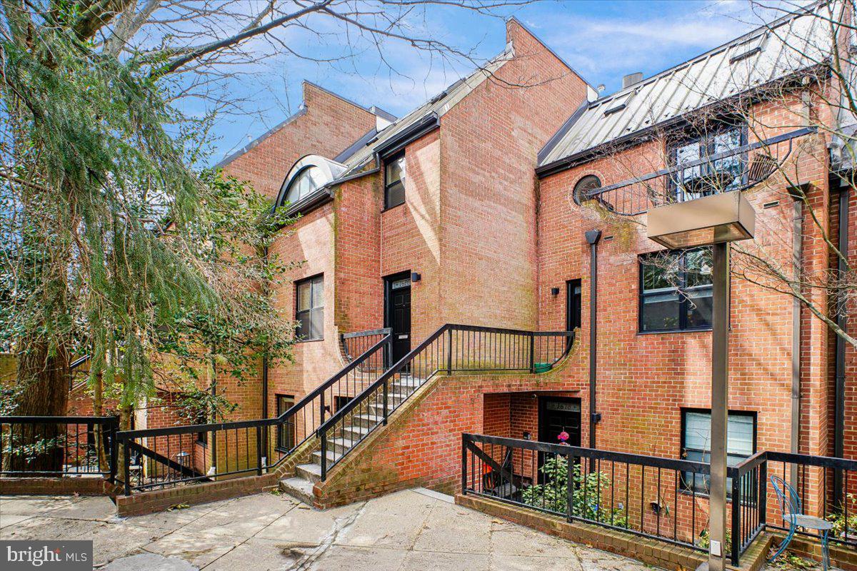 1682 OAK ST NW #19, WASHINGTON, District Of Columbia 20010, 3 Bedrooms Bedrooms, ,2 BathroomsBathrooms,Residential,For sale,1682 OAK ST NW #19,DCDC2248004 MLS # DCDC2248004 1682 OAK ST NW #19, WASHINGTON, District Of Columbia 20010, 3 Bedrooms Bedrooms, ,2 BathroomsBathrooms,Residential,For sale,1682 OAK ST NW #19,DCDC2248004 MLS # DCDC2248004