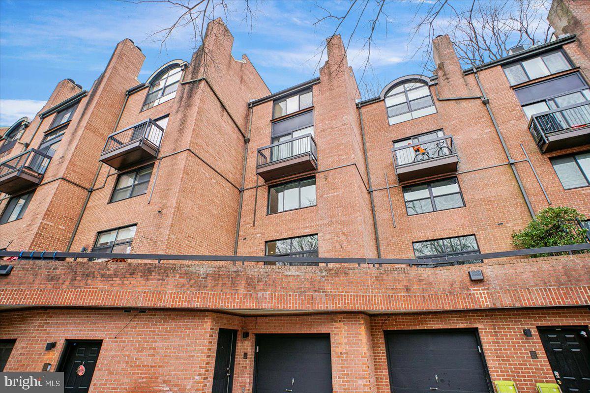1682 OAK ST NW #19, WASHINGTON, District Of Columbia 20010, 3 Bedrooms Bedrooms, ,2 BathroomsBathrooms,Residential,For sale,1682 OAK ST NW #19,DCDC2248004 MLS # DCDC2248004 1682 OAK ST NW #19, WASHINGTON, District Of Columbia 20010, 3 Bedrooms Bedrooms, ,2 BathroomsBathrooms,Residential,For sale,1682 OAK ST NW #19,DCDC2248004 MLS # DCDC2248004