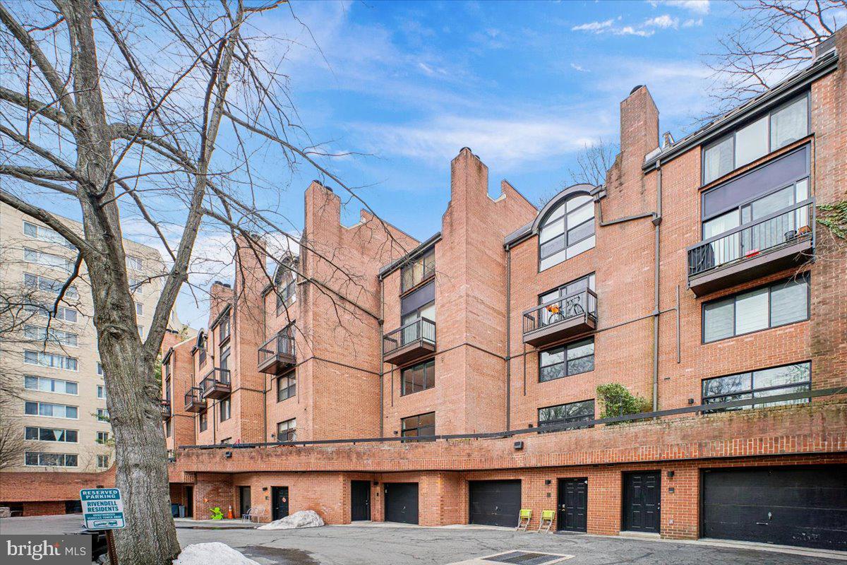 1682 OAK ST NW #19, WASHINGTON, District Of Columbia 20010, 3 Bedrooms Bedrooms, ,2 BathroomsBathrooms,Residential,For sale,1682 OAK ST NW #19,DCDC2248004 MLS # DCDC2248004 1682 OAK ST NW #19, WASHINGTON, District Of Columbia 20010, 3 Bedrooms Bedrooms, ,2 BathroomsBathrooms,Residential,For sale,1682 OAK ST NW #19,DCDC2248004 MLS # DCDC2248004