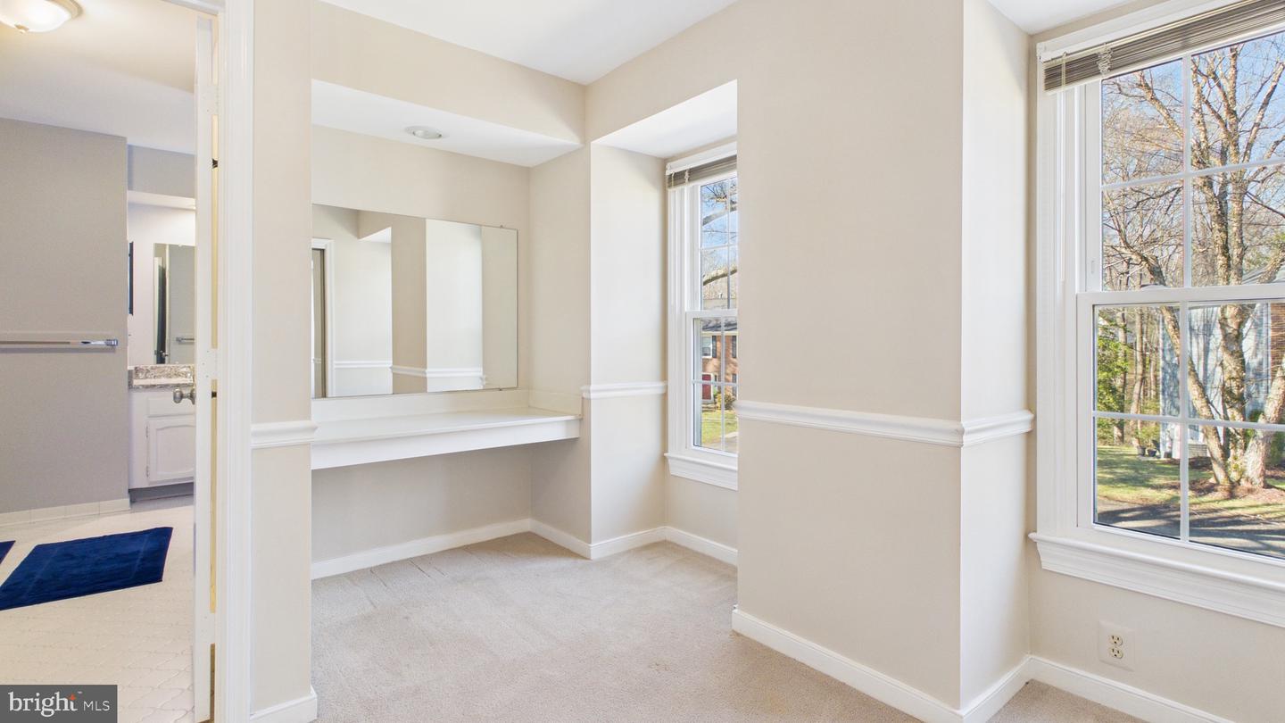 10298 DUNN MEADOW RD, VIENNA, Virginia 22182, 4 Bedrooms Bedrooms, ,2 BathroomsBathrooms,Residential,For sale,10298 DUNN MEADOW RD,VAFX2293014 MLS # VAFX2293014 10298 DUNN MEADOW RD, VIENNA, Virginia 22182, 4 Bedrooms Bedrooms, ,2 BathroomsBathrooms,Residential,For sale,10298 DUNN MEADOW RD,VAFX2293014 MLS # VAFX2293014