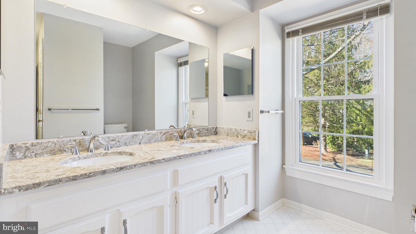 10298 DUNN MEADOW RD, VIENNA, Virginia 22182, 4 Bedrooms Bedrooms, ,2 BathroomsBathrooms,Residential,For sale,10298 DUNN MEADOW RD,VAFX2293014 MLS # VAFX2293014 10298 DUNN MEADOW RD, VIENNA, Virginia 22182, 4 Bedrooms Bedrooms, ,2 BathroomsBathrooms,Residential,For sale,10298 DUNN MEADOW RD,VAFX2293014 MLS # VAFX2293014