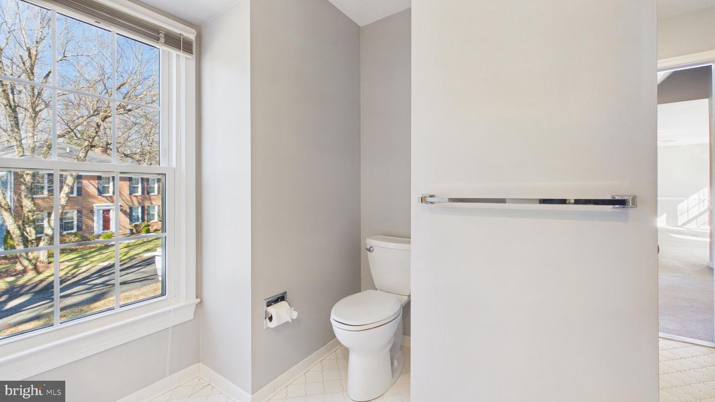 10298 DUNN MEADOW RD, VIENNA, Virginia 22182, 4 Bedrooms Bedrooms, ,2 BathroomsBathrooms,Residential,For sale,10298 DUNN MEADOW RD,VAFX2293014 MLS # VAFX2293014 10298 DUNN MEADOW RD, VIENNA, Virginia 22182, 4 Bedrooms Bedrooms, ,2 BathroomsBathrooms,Residential,For sale,10298 DUNN MEADOW RD,VAFX2293014 MLS # VAFX2293014