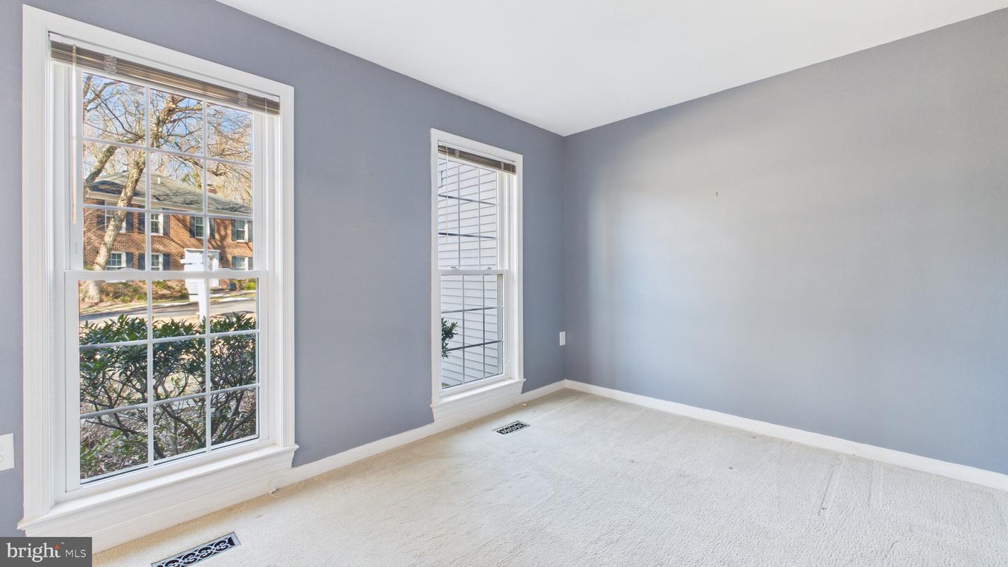 10298 DUNN MEADOW RD, VIENNA, Virginia 22182, 4 Bedrooms Bedrooms, ,2 BathroomsBathrooms,Residential,For sale,10298 DUNN MEADOW RD,VAFX2293014 MLS # VAFX2293014 10298 DUNN MEADOW RD, VIENNA, Virginia 22182, 4 Bedrooms Bedrooms, ,2 BathroomsBathrooms,Residential,For sale,10298 DUNN MEADOW RD,VAFX2293014 MLS # VAFX2293014