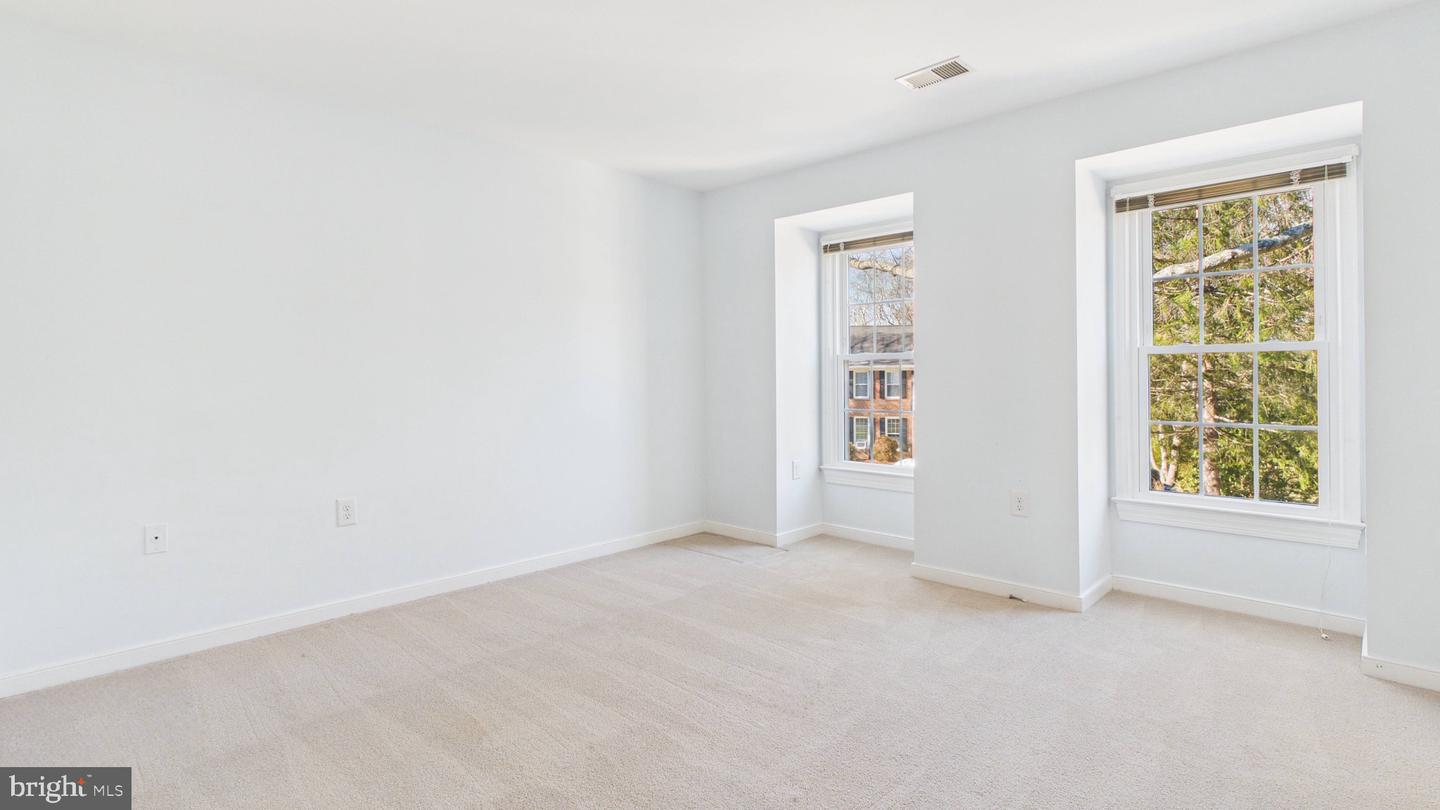 10298 DUNN MEADOW RD, VIENNA, Virginia 22182, 4 Bedrooms Bedrooms, ,2 BathroomsBathrooms,Residential,For sale,10298 DUNN MEADOW RD,VAFX2293014 MLS # VAFX2293014 10298 DUNN MEADOW RD, VIENNA, Virginia 22182, 4 Bedrooms Bedrooms, ,2 BathroomsBathrooms,Residential,For sale,10298 DUNN MEADOW RD,VAFX2293014 MLS # VAFX2293014