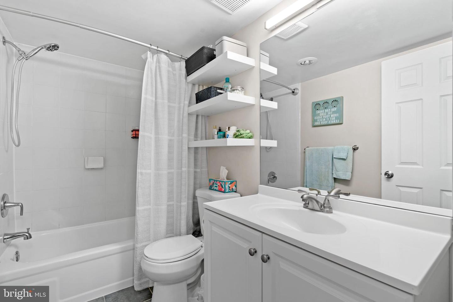 1245 13TH ST NW #215, WASHINGTON, District Of Columbia 20005, 1 Bedroom Bedrooms, ,1 BathroomBathrooms,Residential,For sale,1245 13TH ST NW #215,DCDC2248188 MLS # DCDC2248188