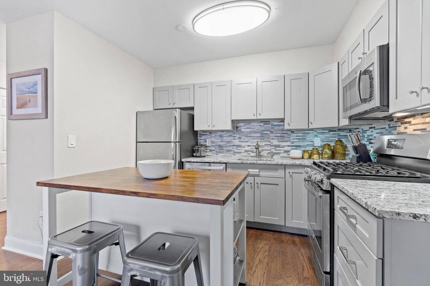 1245 13TH ST NW #215, WASHINGTON, District Of Columbia 20005, 1 Bedroom Bedrooms, ,1 BathroomBathrooms,Residential,For sale,1245 13TH ST NW #215,DCDC2248188 MLS # DCDC2248188