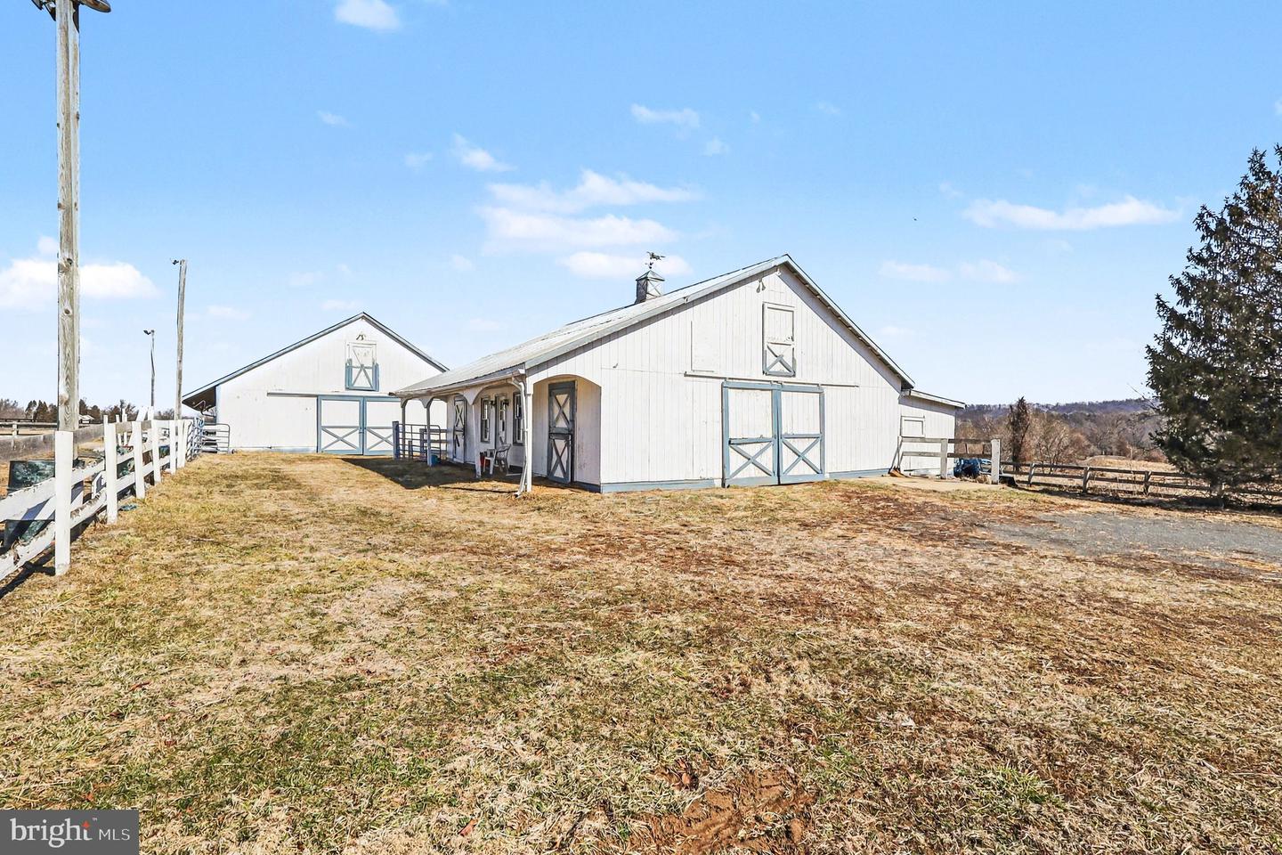 22244 SAM FRED RD, MIDDLEBURG, Virginia 20117, 3 Bedrooms Bedrooms, ,3 BathroomsBathrooms,Farm,For sale,22244 SAM FRED RD,VALO2116974 MLS # VALO2116974