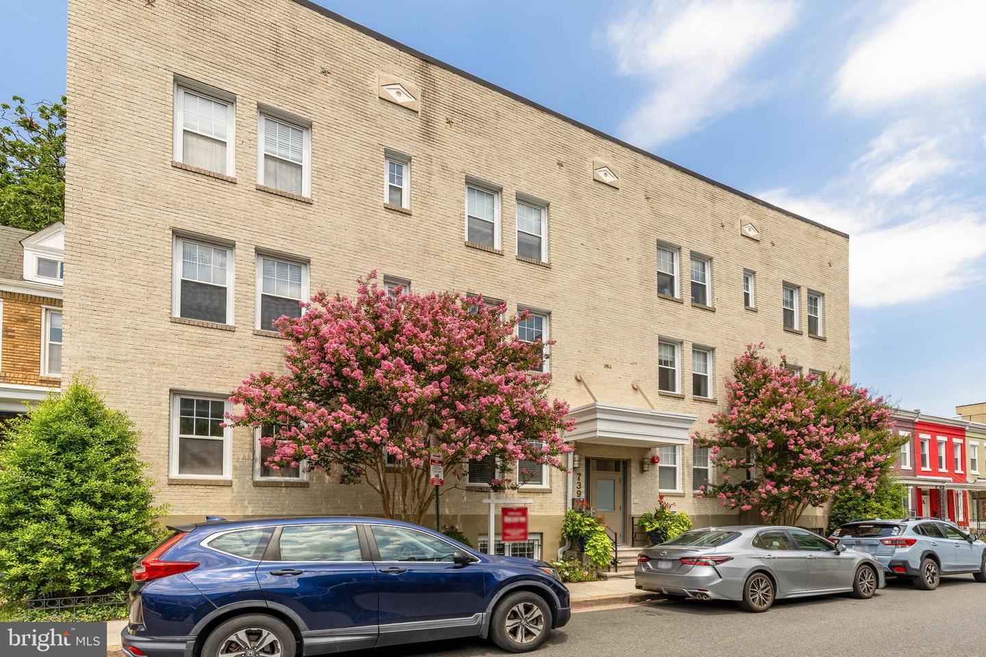 739 NEWTON PL NW #104, WASHINGTON, District Of Columbia 20010, 1 Bedroom Bedrooms, ,1 BathroomBathrooms,Residential,For sale,739 NEWTON PL NW #104,DCDC2209390 MLS # DCDC2209390 739 NEWTON PL NW #104, WASHINGTON, District Of Columbia 20010, 1 Bedroom Bedrooms, ,1 BathroomBathrooms,Residential,For sale,739 NEWTON PL NW #104,DCDC2209390 MLS # DCDC2209390