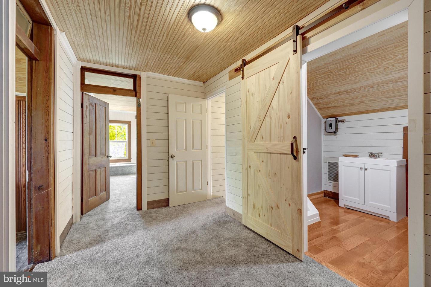 39 NEW CUT RD, ROUND HILL, Virginia 20141, 7 Bedrooms Bedrooms, ,3 BathroomsBathrooms,Residential,For sale,39 NEW CUT RD,VALO2108464 MLS # VALO2108464