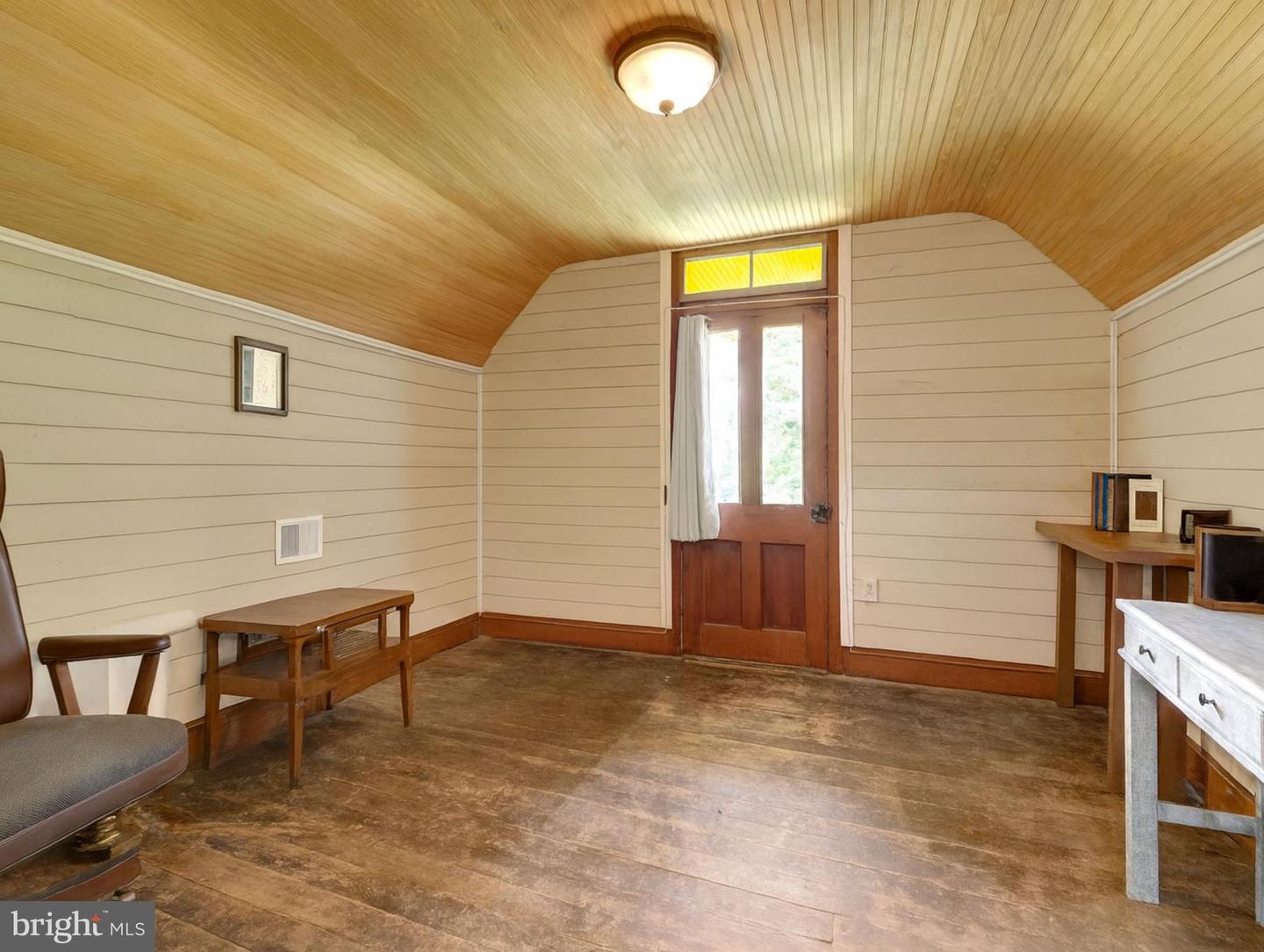 39 NEW CUT RD, ROUND HILL, Virginia 20141, 7 Bedrooms Bedrooms, ,3 BathroomsBathrooms,Residential,For sale,39 NEW CUT RD,VALO2108464 MLS # VALO2108464