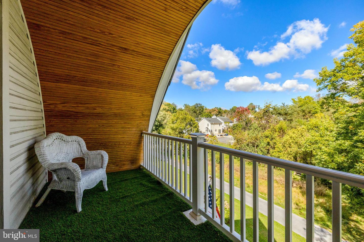 39 NEW CUT RD, ROUND HILL, Virginia 20141, 7 Bedrooms Bedrooms, ,3 BathroomsBathrooms,Residential,For sale,39 NEW CUT RD,VALO2108464 MLS # VALO2108464