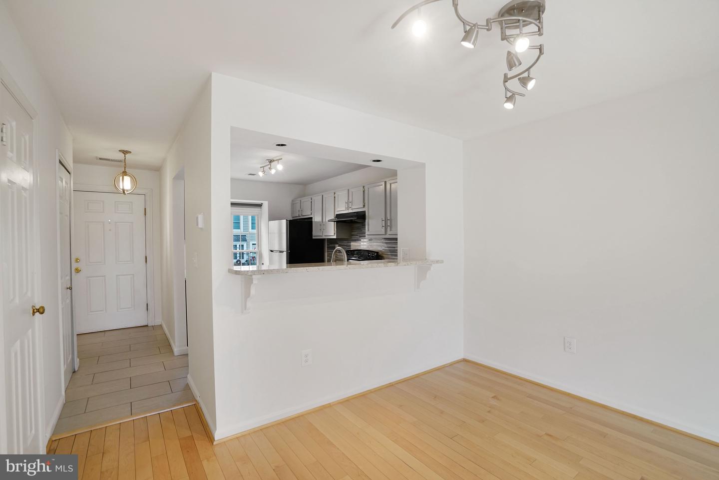 3858 9TH RD S, ARLINGTON, Virginia 22204, 2 Bedrooms Bedrooms, ,2 BathroomsBathrooms,Residential,For sale,3858 9TH RD S,VAAR2067364 MLS # VAAR2067364