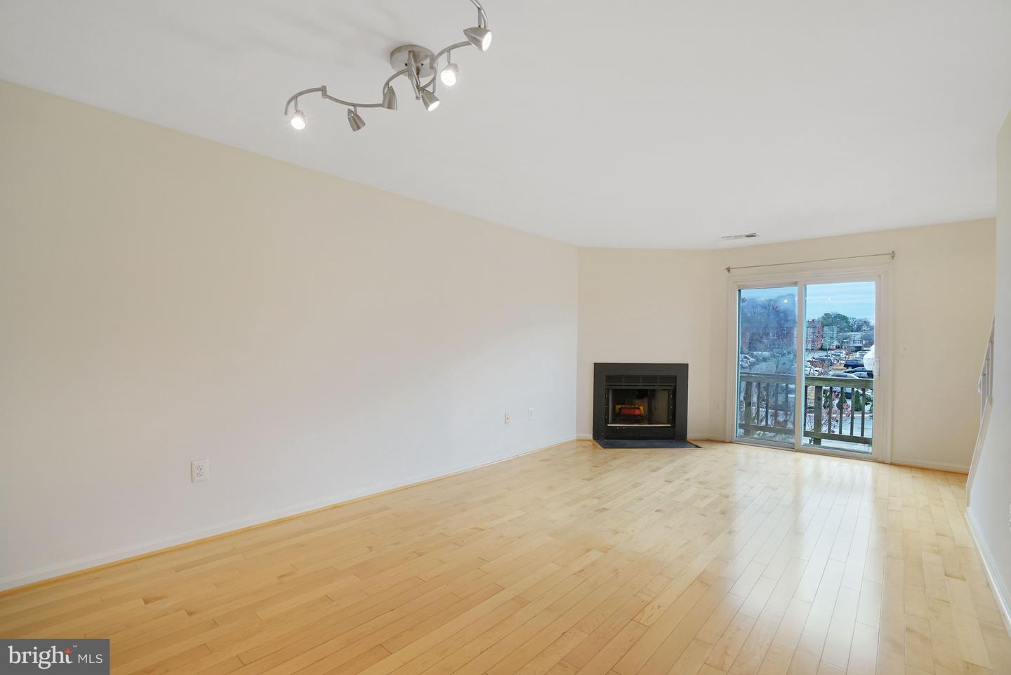 3858 9TH RD S, ARLINGTON, Virginia 22204, 2 Bedrooms Bedrooms, ,2 BathroomsBathrooms,Residential,For sale,3858 9TH RD S,VAAR2067364 MLS # VAAR2067364