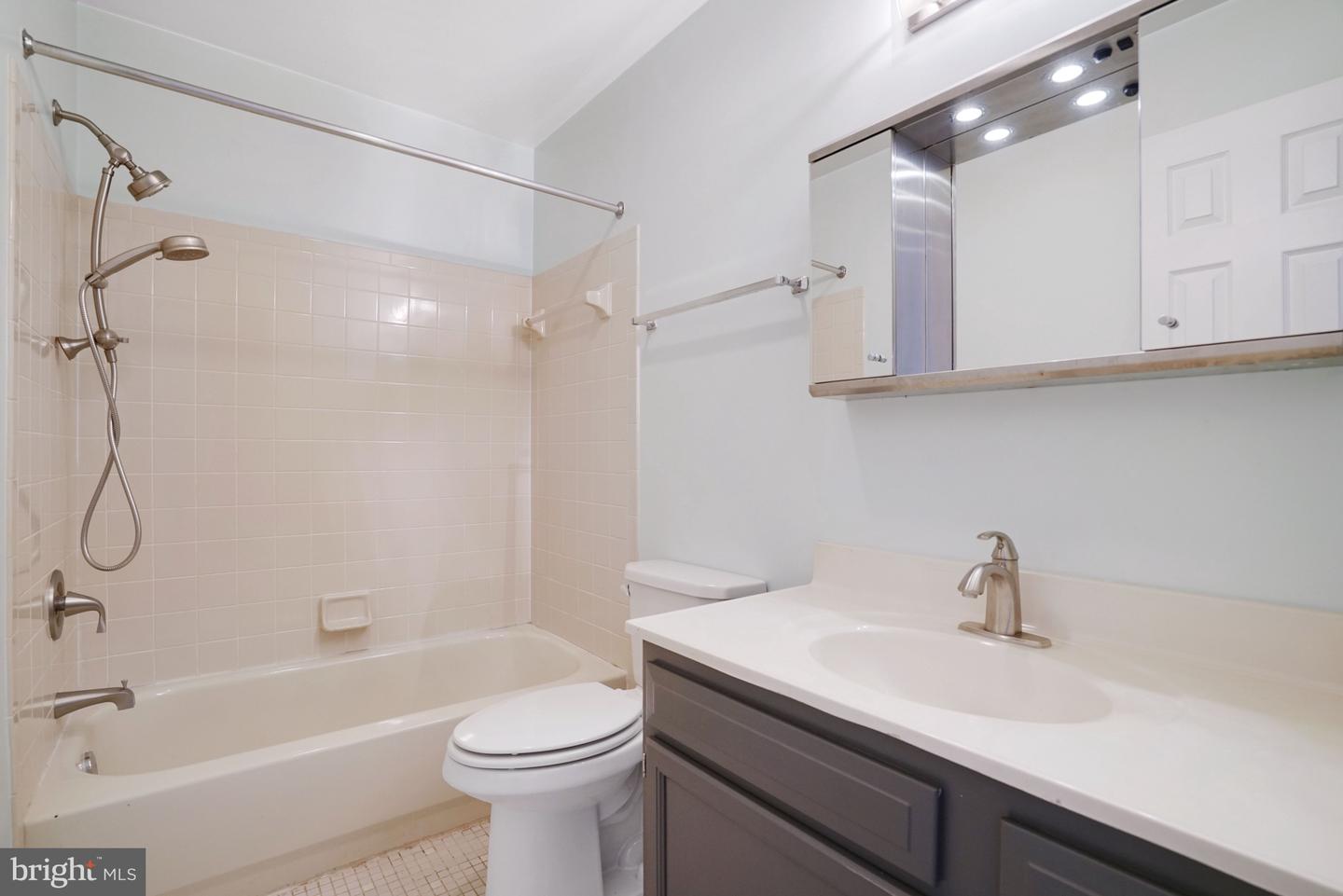 3858 9TH RD S, ARLINGTON, Virginia 22204, 2 Bedrooms Bedrooms, ,2 BathroomsBathrooms,Residential,For sale,3858 9TH RD S,VAAR2067364 MLS # VAAR2067364