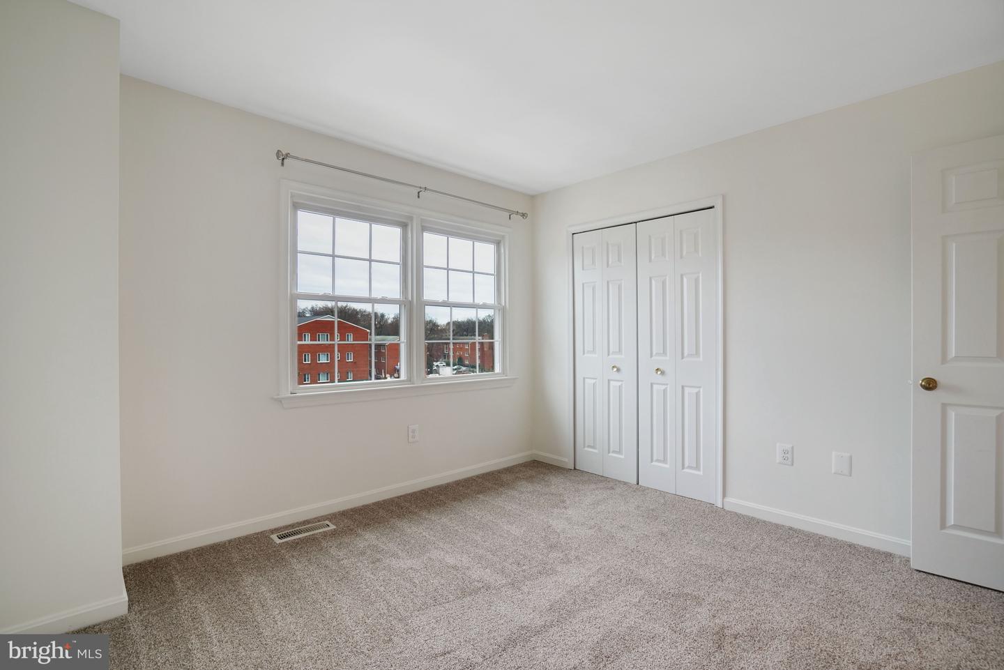 3858 9TH RD S, ARLINGTON, Virginia 22204, 2 Bedrooms Bedrooms, ,2 BathroomsBathrooms,Residential,For sale,3858 9TH RD S,VAAR2067364 MLS # VAAR2067364