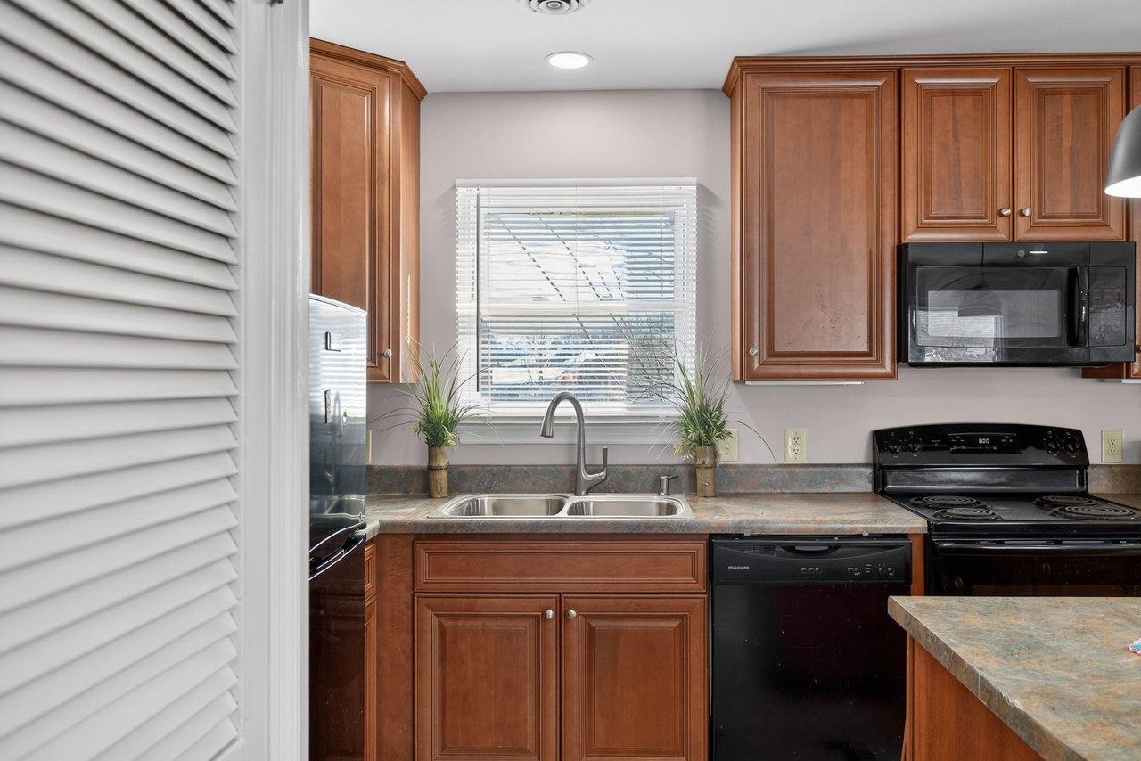 1424 SOUTHAMPTON CT, HARRISONBURG, Virginia 22801, 3 Bedrooms Bedrooms, ,1 BathroomBathrooms,Residential,1424 SOUTHAMPTON CT,673785 MLS # 673785