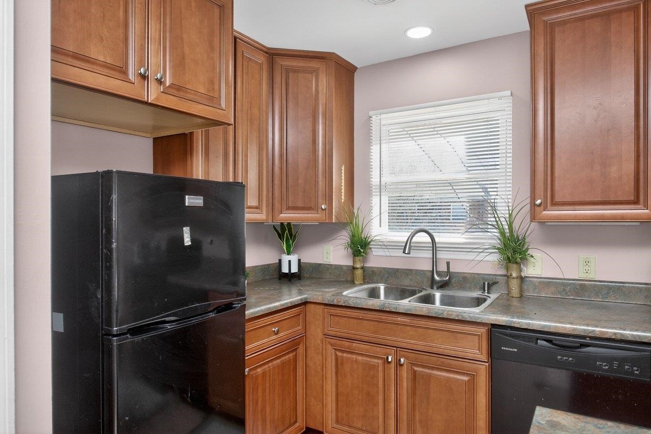 1424 SOUTHAMPTON CT, HARRISONBURG, Virginia 22801, 3 Bedrooms Bedrooms, ,1 BathroomBathrooms,Residential,1424 SOUTHAMPTON CT,673785 MLS # 673785