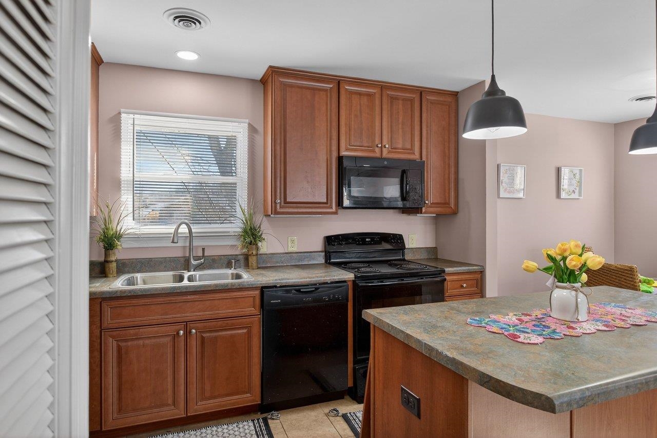 1424 SOUTHAMPTON CT, HARRISONBURG, Virginia 22801, 3 Bedrooms Bedrooms, ,1 BathroomBathrooms,Residential,1424 SOUTHAMPTON CT,673785 MLS # 673785