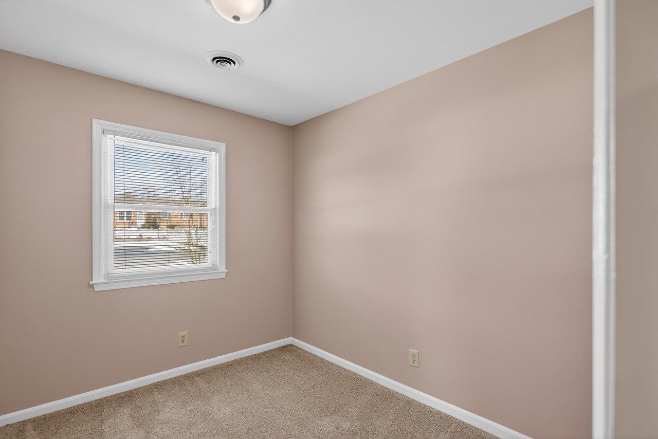 1424 SOUTHAMPTON CT, HARRISONBURG, Virginia 22801, 3 Bedrooms Bedrooms, ,1 BathroomBathrooms,Residential,1424 SOUTHAMPTON CT,673785 MLS # 673785