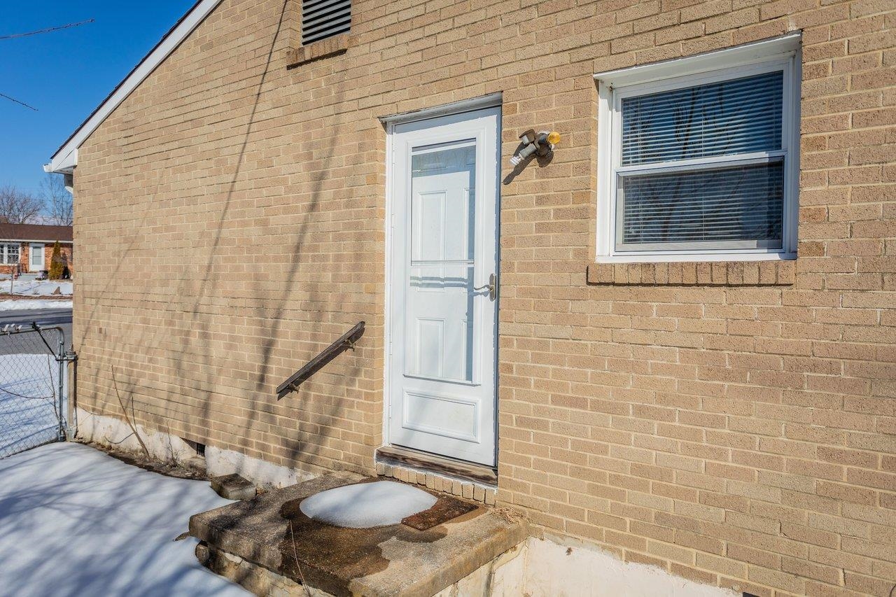 1424 SOUTHAMPTON CT, HARRISONBURG, Virginia 22801, 3 Bedrooms Bedrooms, ,1 BathroomBathrooms,Residential,1424 SOUTHAMPTON CT,673785 MLS # 673785